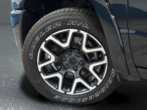 Used 2025 RAM 1500 Laramie w/ Sport Appearance Package AWD/4WD image 37