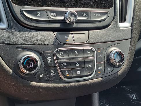 Used 2023 Chevrolet Malibu LT FWD image 22