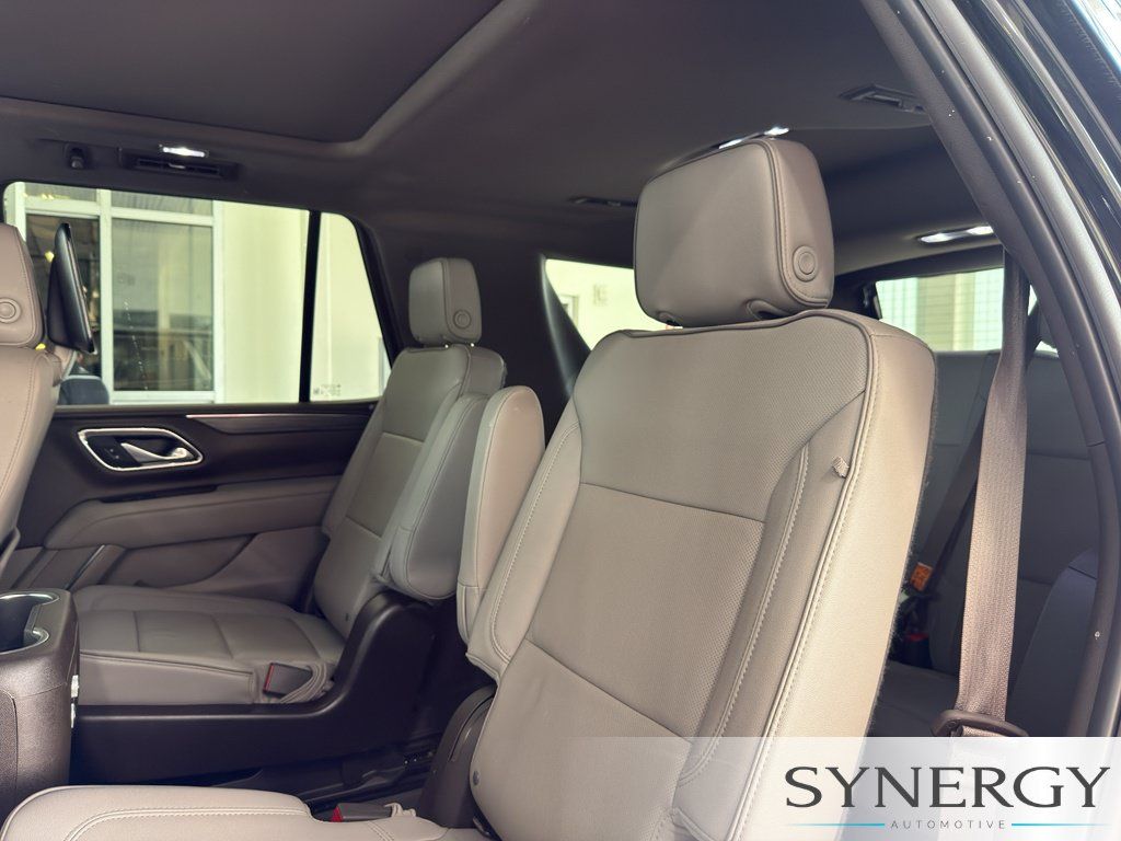 Used 2023 GMC Yukon SLT w/ SLT Premium Package RWD image 32