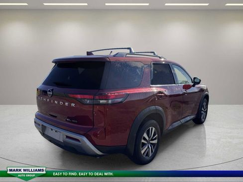 Used 2023 Nissan Pathfinder SL AWD/4WD image 4