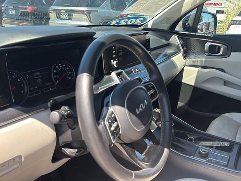 Used 2023 Kia Sorento S FWD image 11