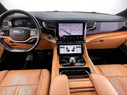 Used 2022 Jeep Grand Wagoneer Series III image 16