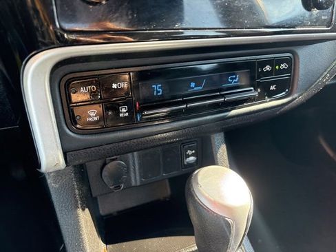 Used 2019 Toyota Corolla L image 20