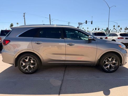 Used 2019 Kia Sorento SX FWD image 4