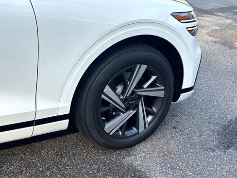 New 2026 Genesis GV70 2.5T Advanced AWD/4WD image 35