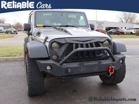Used 2015 Jeep Wrangler Unlimited Rubicon w/ Connectivity Group image 2