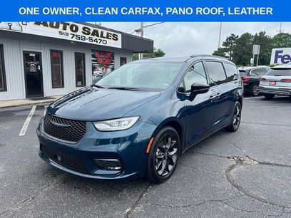 Used 2025 Chrysler Pacifica Limited