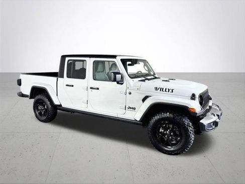 Certified 2025 Jeep Gladiator Sport AWD/4WD image 5