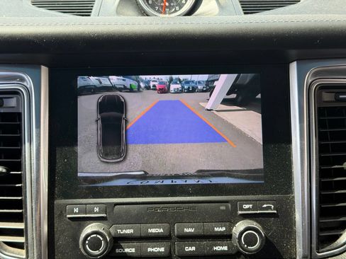 Used 2018 Porsche Macan AWD/4WD image 9