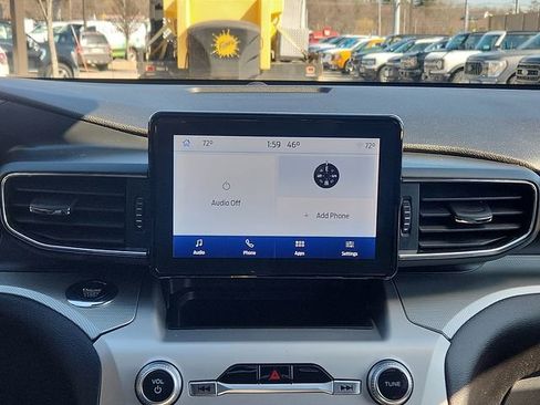 Certified 2022 Ford Explorer XLT w/ Equipment Group 202A AWD/4WD image 17