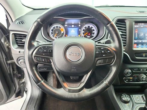 Used 2019 Jeep Cherokee Trailhawk w/ Comfort & Convenience Group image 14