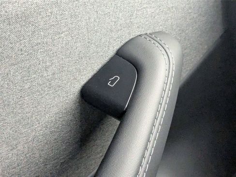 Used 2024 Tesla Model 3 RWD image 16