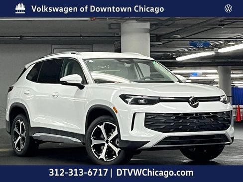 New 2025 Volkswagen Tiguan SE image 2