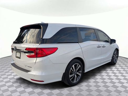 Used 2023 Honda Odyssey Touring image 4