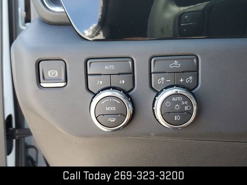 New 2026 GMC Sierra 1500 Elevation image 18