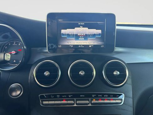 Used 2019 Mercedes-Benz GLC 300 4MATIC image 23