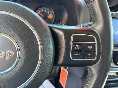 Used 2016 Jeep Patriot Latitude AWD/4WD image 13
