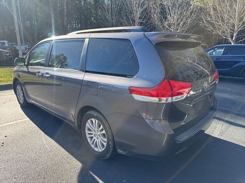 Used 2012 Toyota Sienna image 15