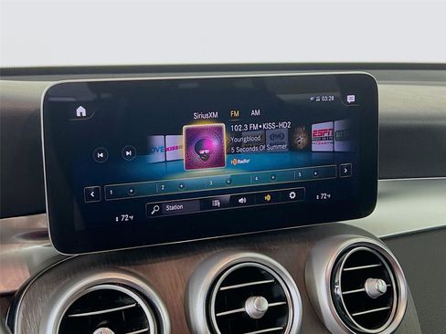 Used 2021 Mercedes-Benz GLC 300 4MATIC image 16