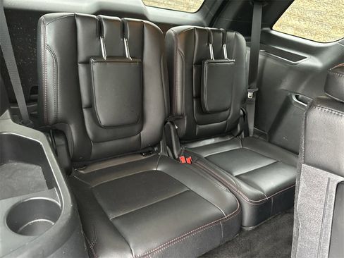 Used 2018 Ford Explorer Sport image 17