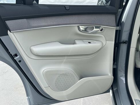 New 2026 Volvo XC90 T8 Ultra w/ Protection Package Premier AWD/4WD image 16