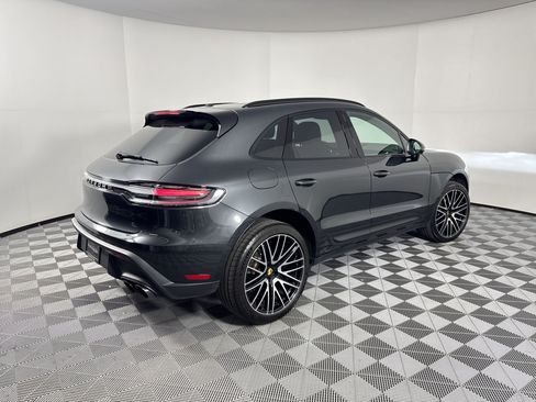Certified 2026 Porsche Macan AWD/4WD image 9