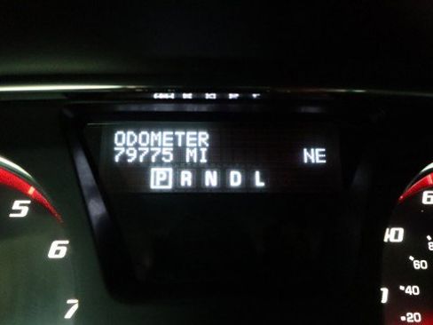 Used 2015 GMC Acadia SLE image 20