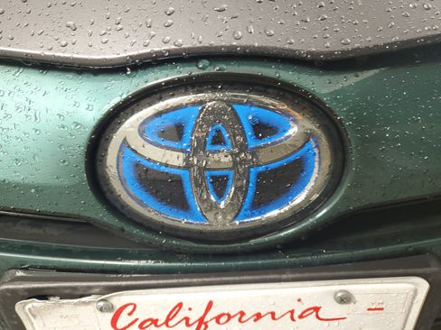 Used 2017 Toyota Prius Prime Advanced image 10