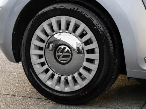 Used 2015 Volkswagen Beetle 1.8T image 41