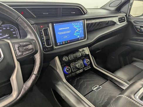 Used 2021 GMC Yukon Denali w/ Denali Premium Package AWD/4WD image 14