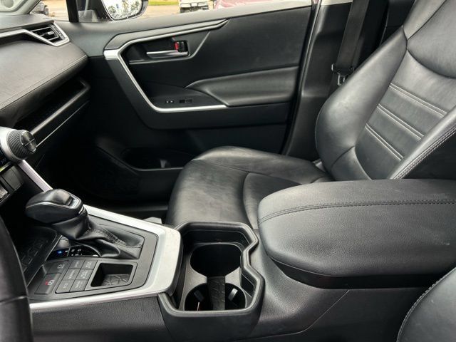 Used 2019 Toyota RAV4 XLE Premium w/ Cold Weather Package AWD/4WD image 35