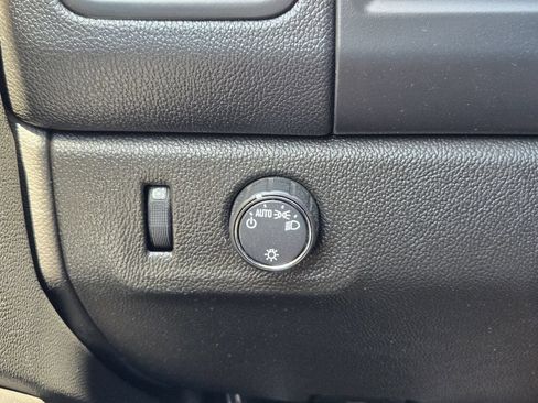 Used 2022 Chevrolet Colorado LT w/ Fleet Safety Package RWD image 22