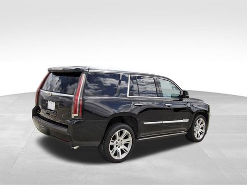 Used 2016 Cadillac Escalade Premium image 4