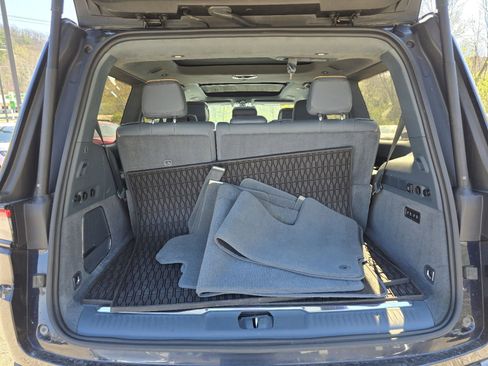 Used 2024 Jeep Grand Wagoneer Series III w/ Quick Order Packagew 28T AWD/4WD image 17