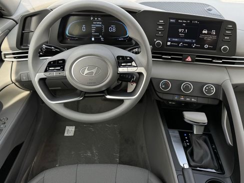 New 2026 Hyundai Elantra SE FWD image 16