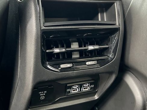 Used 2023 Jeep Grand Cherokee Altitude image 13