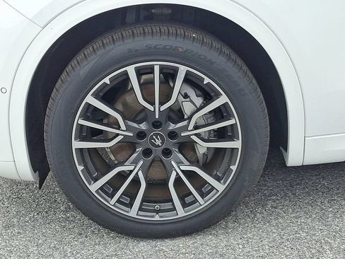 Used 2025 Maserati Grecale GT AWD/4WD image 19