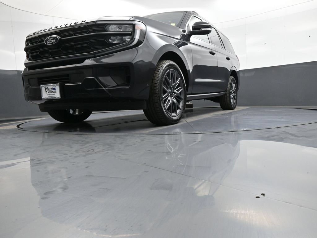 Used 2025 Ford Expedition Platinum w/ Stealth Performance Package AWD/4WD image 35