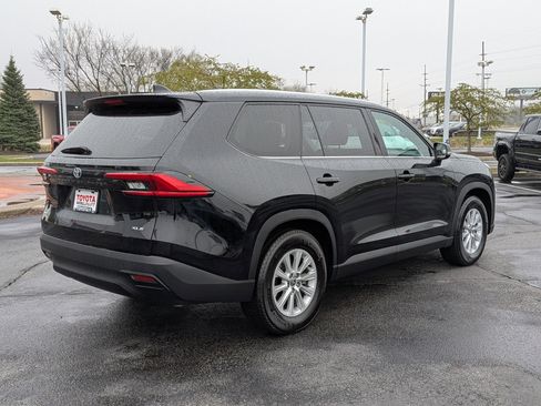 Certified 2024 Toyota Grand Highlander XLE image 8