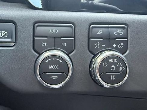 Used 2026 GMC Sierra 1500 SLT w/ SLT Convenience Package AWD/4WD image 78