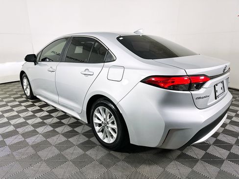 Used 2021 Toyota Corolla XLE image 5
