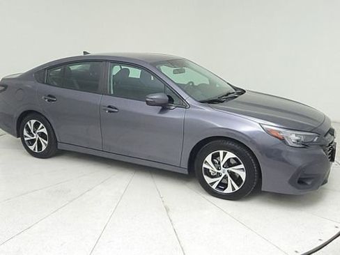 Used 2023 Subaru Legacy Premium image 3