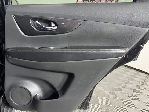 Used 2018 Nissan Rogue SV image 42