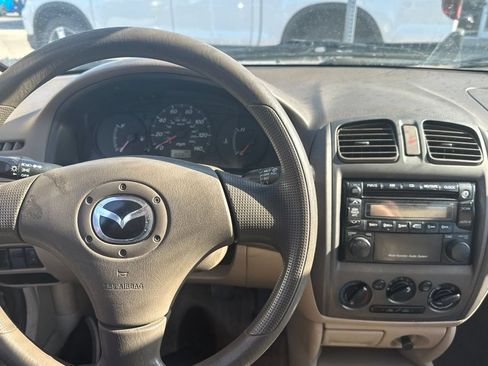 Used 2002 MAZDA Protege FWD image 11