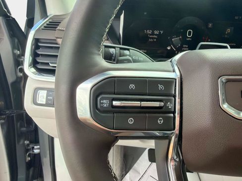 Used 2025 GMC Acadia Denali w/ Super Cruise Package FWD image 29