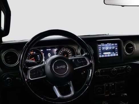Used 2020 Jeep Wrangler Unlimited Sahara AWD/4WD image 18