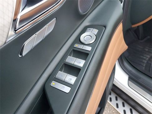 Used 2025 Genesis GV80 3.5T Advanced image 17