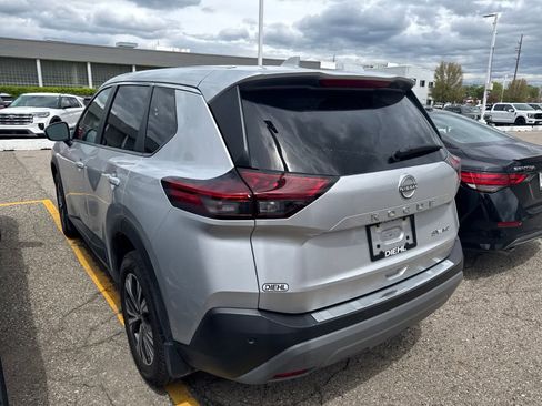 Used 2022 Nissan Rogue SV AWD/4WD image 13