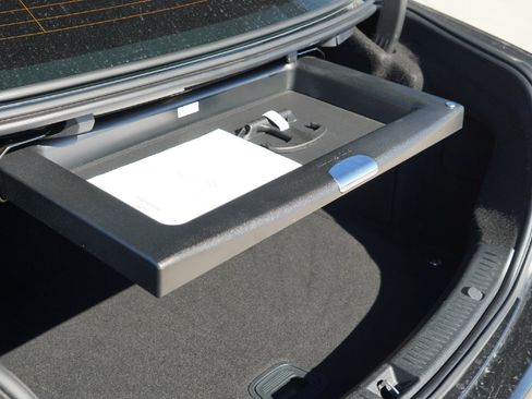 Used 2022 Mercedes-Benz E 450 4MATIC Sedan image 32