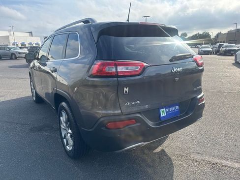 Used 2018 Jeep Cherokee Limited AWD/4WD image 4